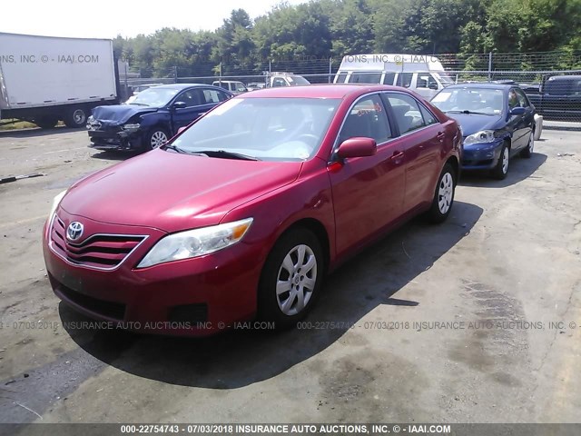 4T1BF3EK9BU132460 - 2011 TOYOTA CAMRY SE/LE/XLE RED photo 2