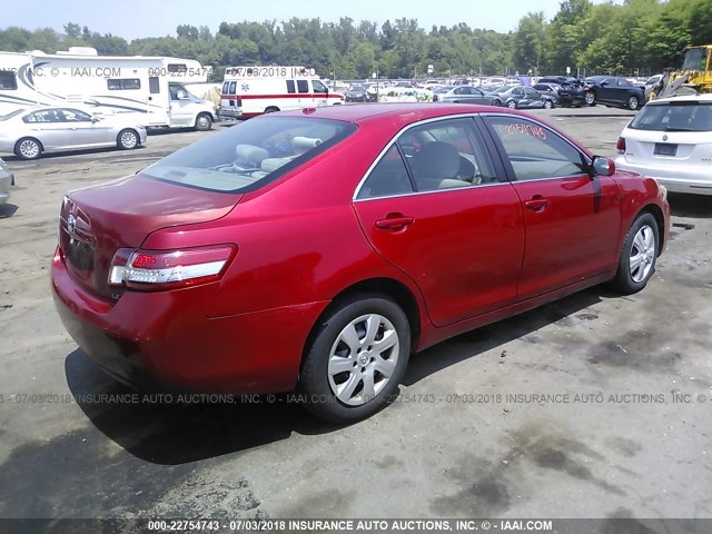 4T1BF3EK9BU132460 - 2011 TOYOTA CAMRY SE/LE/XLE RED photo 4