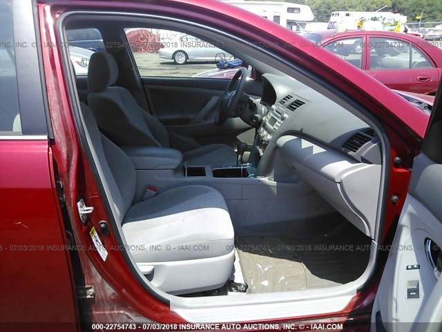 4T1BF3EK9BU132460 - 2011 TOYOTA CAMRY SE/LE/XLE RED photo 5