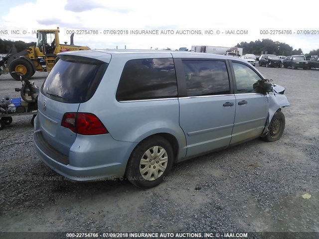 2C4RVAAG5CR390985 - 2012 VOLKSWAGEN ROUTAN S Light Blue photo 4