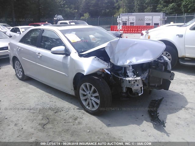 4T4BF1FK5ER388270 - 2014 TOYOTA CAMRY L/SE/LE/XLE SILVER photo 1