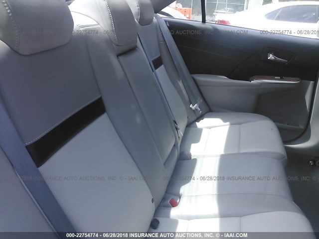 4T4BF1FK5ER388270 - 2014 TOYOTA CAMRY L/SE/LE/XLE ვერცხლისფერი ფოტო 8