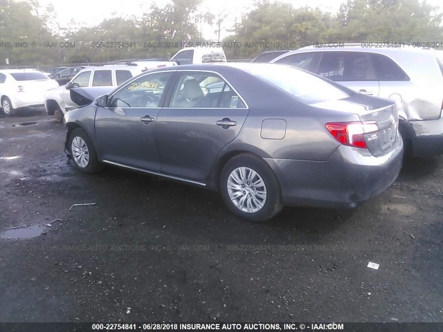 4T1BD1FK5EU100506 - 2014 TOYOTA CAMRY HYBRID/LE/XLE 灰色 照片 3