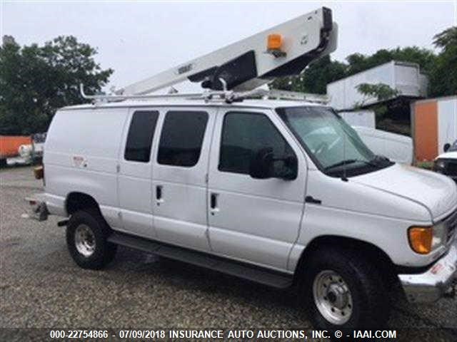 1FTSE34S25HA61818 - 2005 FORD E350 E350 SUPER DUTY VAN WHITE photo 1