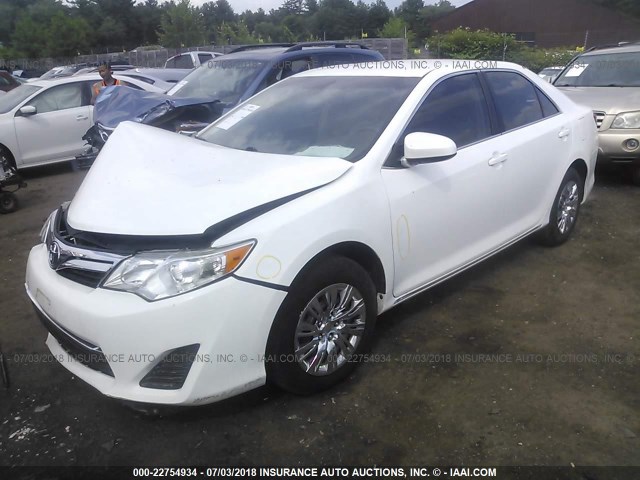 4T4BF1FK0ER415276 - 2014 TOYOTA CAMRY L/SE/LE/XLE 白色 照片 2