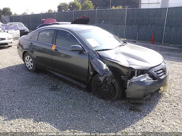 4T4BF3EK7AR076846 - 2010 TOYOTA CAMRY SE/LE/XLE GRAY photo 1