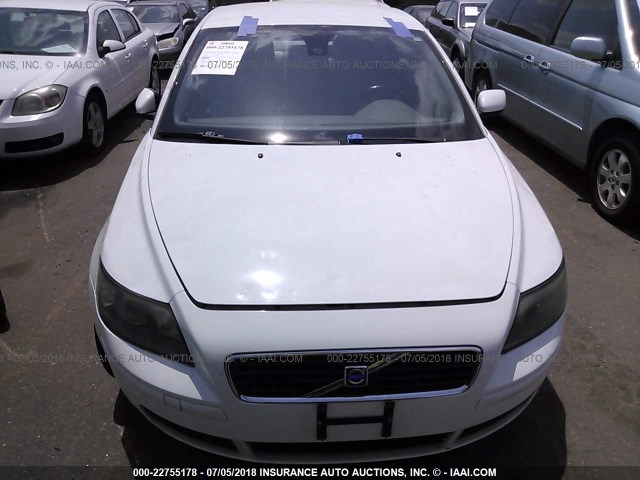 YV1MS382652073124 - 2005 VOLVO S40 2.4I WHITE photo 6