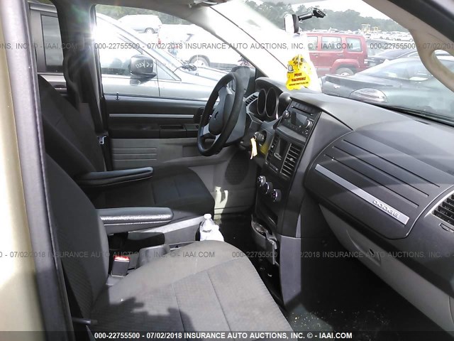 2D4RN4DE4AR316436 - 2010 DODGE GRAND CARAVAN SE GOLD photo 5