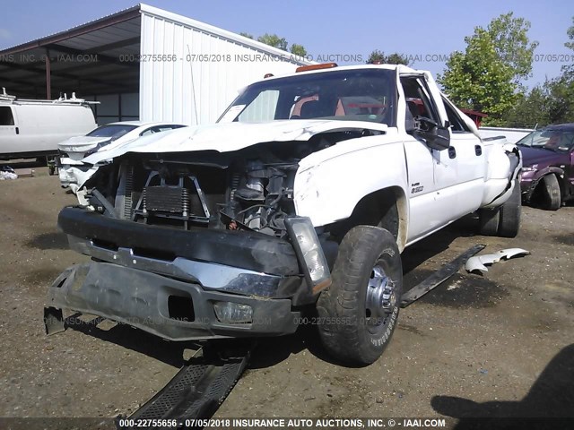 1GCJK33204F232257 - 2004 CHEVROLET SILVERADO K3500 WHITE photo 2