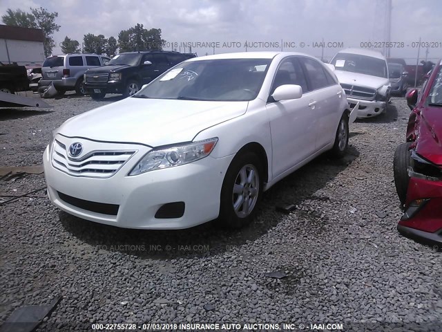 4T4BF3EK0AR030338 - 2010 TOYOTA CAMRY SE/LE/XLE WHITE photo 2