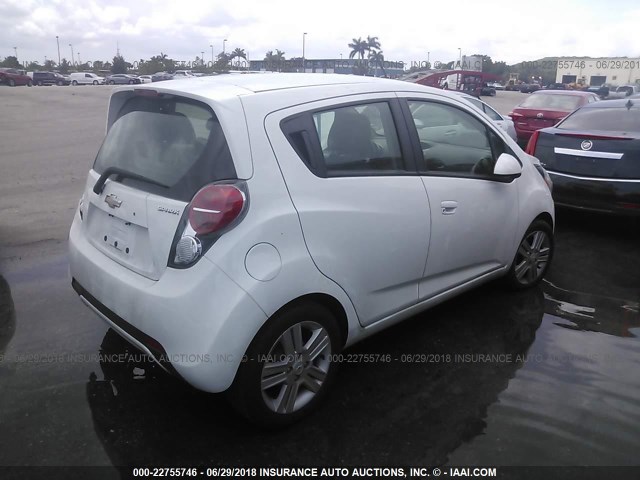 KL8CD6S99FC740310 - 2015 CHEVROLET SPARK 1LT WHITE photo 4