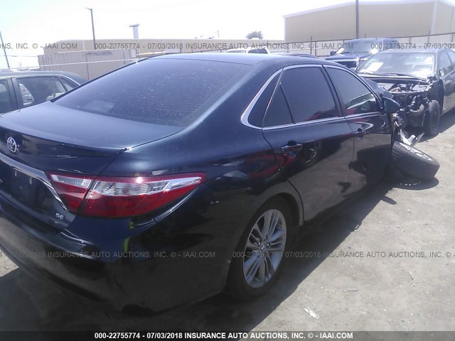 4T1BF1FK6FU951905 - 2015 TOYOTA CAMRY LE/XLE/SE/XSE BLACK photo 4