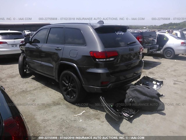 1C4RJFAG3JC167746 - 2018 JEEP GRAND CHEROKEE LAREDO GRAY photo 3