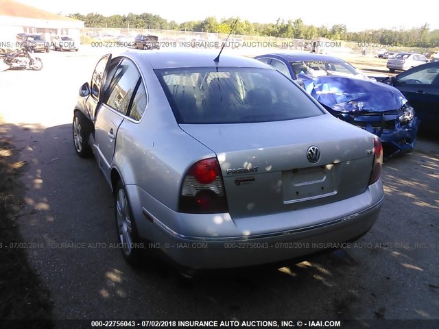 WVWRU63B45E063995 - 2005 VOLKSWAGEN PASSAT GLX 银色 照片 3