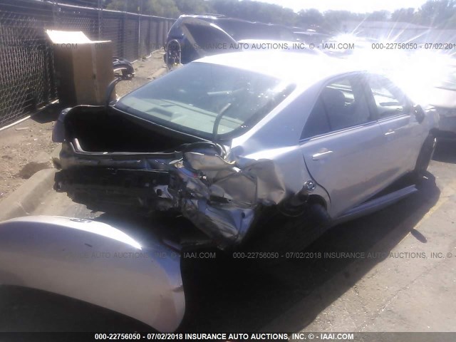 4T1BE46K97U631547 - 2007 TOYOTA CAMRY NEW GENERAT CE/LE/XLE/SE SILVER photo 4