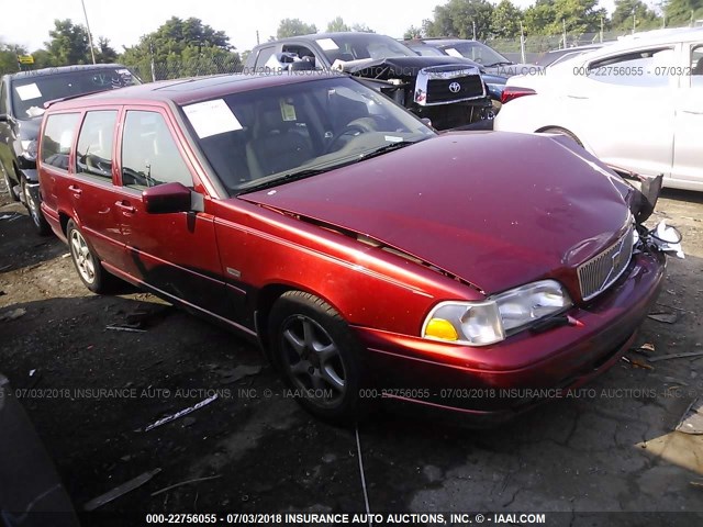 YV1LW5670W2422418 - 1998 VOLVO V70 GLT RED photo 1