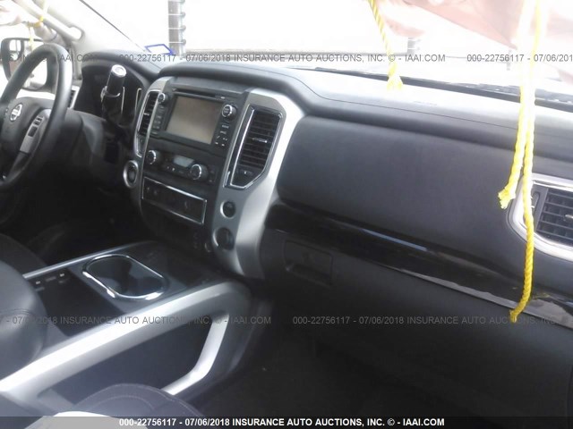 1N6AA1E66HN514399 - 2017 NISSAN TITAN SV/SL/PLATINUM RESERVE BLACK photo 5