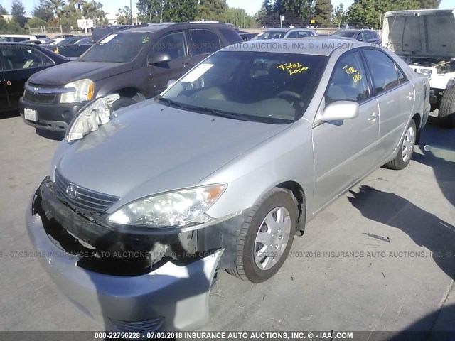 4T1BE32KX5U033805 - 2005 TOYOTA CAMRY LE/XLE/SE Gümüş foto 2