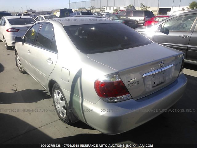 4T1BE32KX5U033805 - 2005 TOYOTA CAMRY LE/XLE/SE Gümüş foto 3
