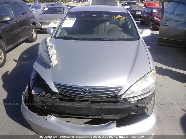 4T1BE32KX5U033805 - 2005 TOYOTA CAMRY LE/XLE/SE Gümüş foto 6
