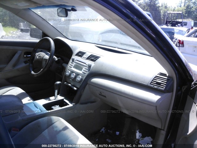 4T1BF3EK0BU651686 - 2011 TOYOTA CAMRY SE/LE/XLE მწვანე ფოტო 5