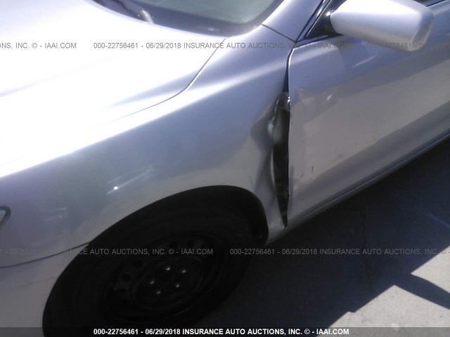 4T1BF3EK7BU709258 - 2011 TOYOTA CAMRY SE/LE/XLE ვერცხლისფერი ფოტო 6