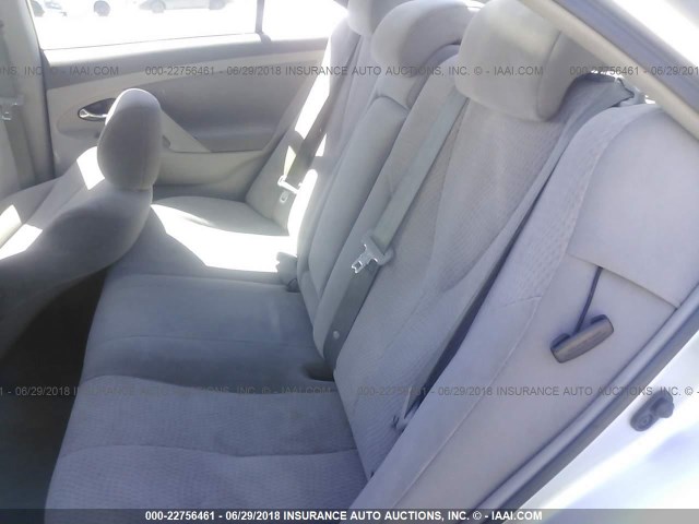 4T1BF3EK7BU709258 - 2011 TOYOTA CAMRY SE/LE/XLE ვერცხლისფერი ფოტო 8