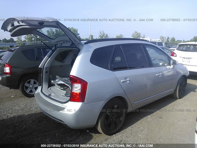 KNAFG526187137470 - 2008 KIA RONDO LX/EX SILVER photo 4