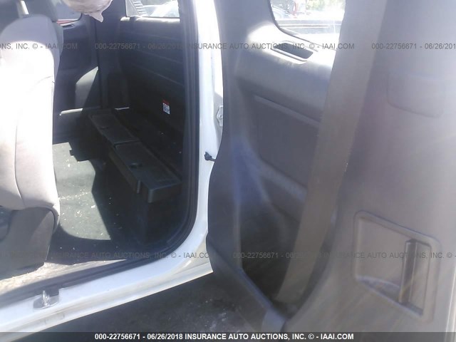 5TFRX5GN0GX071024 - 2016 TOYOTA TACOMA ACCESS CAB/SR/SR5 SILVER photo 8