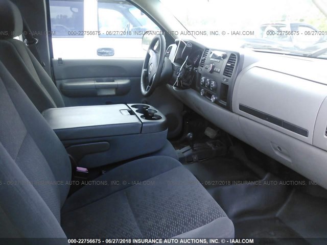 2GTEK19C671609286 - 2007 GMC NEW SIERRA K1500 GRAY photo 5