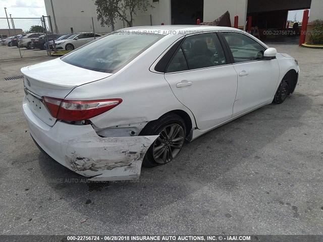 4T1BF1FK3HU751339 - 2017 TOYOTA CAMRY LE/XLE/SE/XSE WHITE photo 4