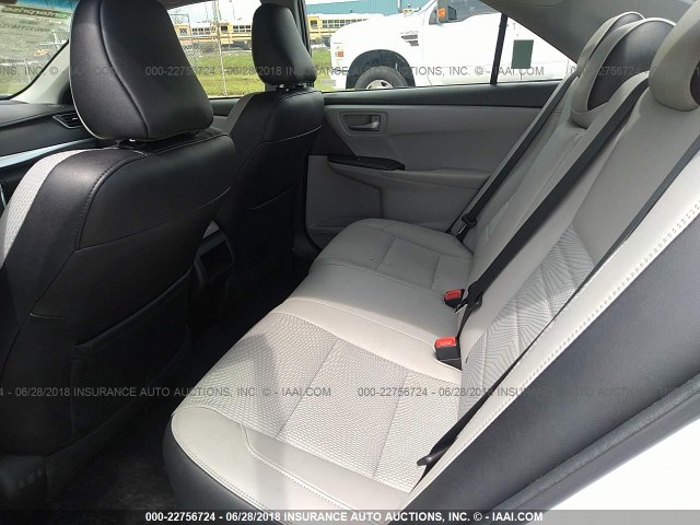 4T1BF1FK3HU751339 - 2017 TOYOTA CAMRY LE/XLE/SE/XSE WHITE photo 8