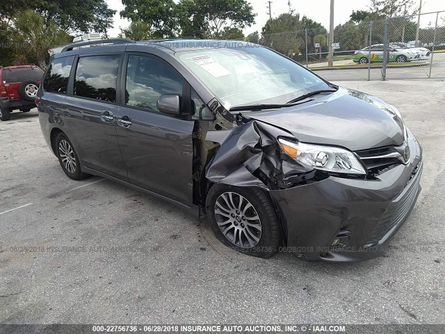 5TDYZ3DC1JS925822 - 2018 TOYOTA SIENNA XLE/LIMITED GRAY photo 1