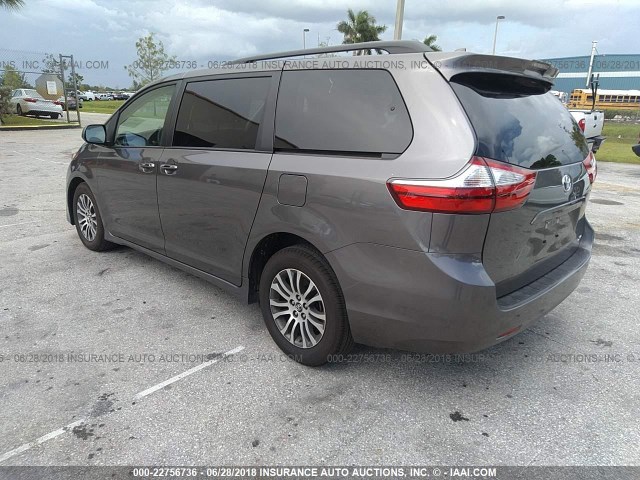 5TDYZ3DC1JS925822 - 2018 TOYOTA SIENNA XLE/LIMITED GRAY photo 3