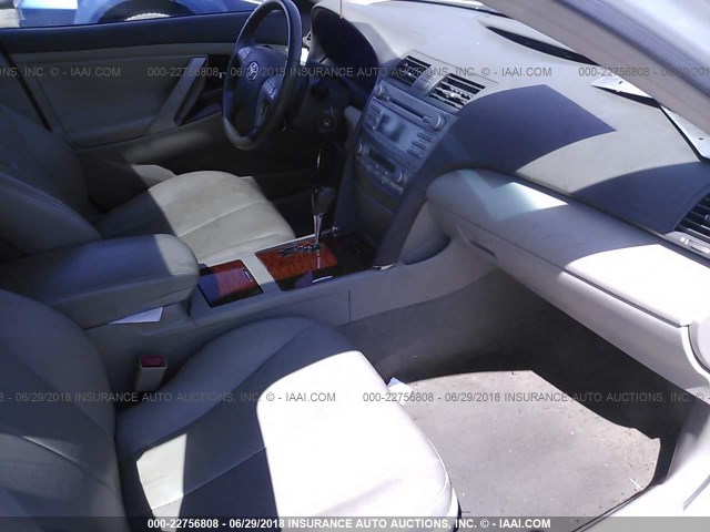 4T1BE46K09U854160 - 2009 TOYOTA CAMRY SE/LE/XLE თეთრი ფოტო 5