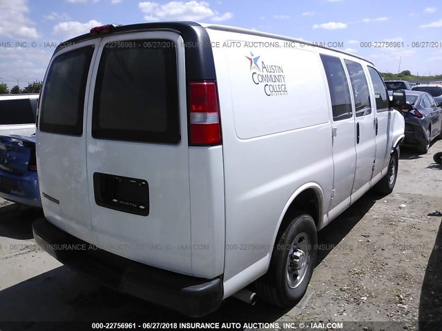 1GCWGAFF5H1114203 - 2017 CHEVROLET EXPRESS G2500  WHITE photo 4