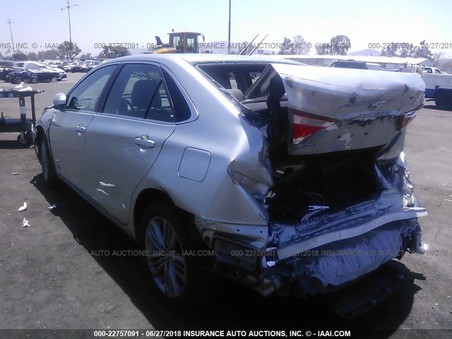 4T1BF1FK9FU037664 - 2015 TOYOTA CAMRY SILVER photo 3