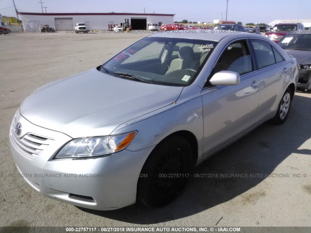 4T1BE46KX7U653363 - 2007 TOYOTA CAMRY NEW GENERAT CE/LE/XLE/SE SILVER photo 2