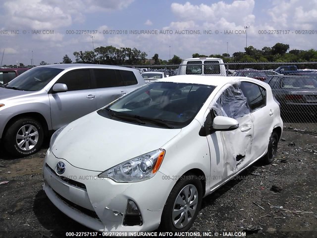 JTDKDTB38E1568827 - 2014 TOYOTA PRIUS C WHITE photo 2