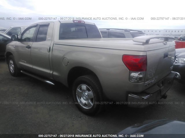 5TFBT54128X012587 - 2008 TOYOTA TUNDRA DOUBLE CAB/DOUBLE CAB SR5 TAN photo 3