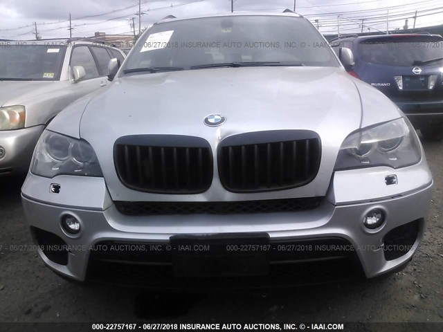 5UXZV8C52CL423324 - 2012 BMW X5 XDRIVE50I Srebrny zdjęcie 6