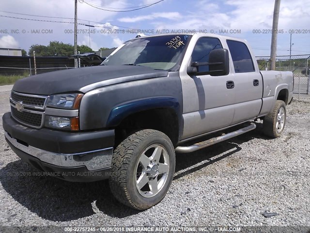 1GCHK23215F878000 - 2005 CHEVROLET SILVERADO K2500 HEAVY DUTY TAN photo 2