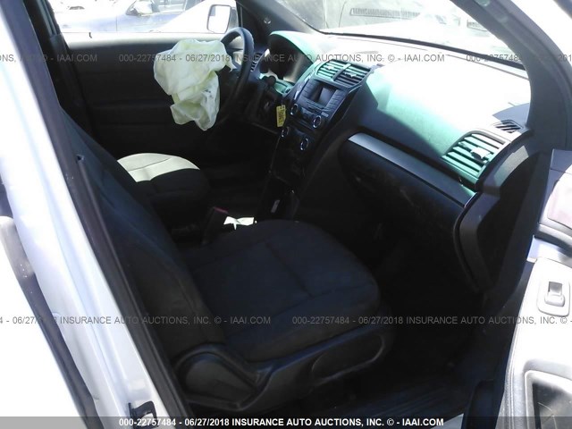 1FM5K8AR6GGB81212 - 2016 FORD EXPLORER POLICE INTERCEPTOR WHITE photo 5