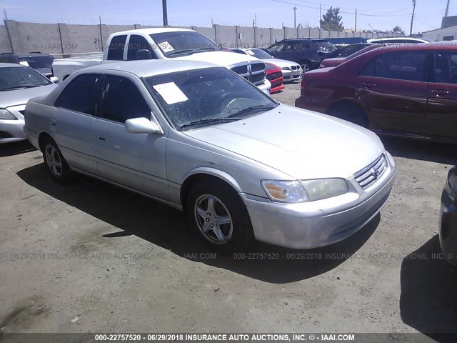 JT2BG22K2Y0457542 - 2000 TOYOTA CAMRY CE/LE/XLE 银色 照片 1