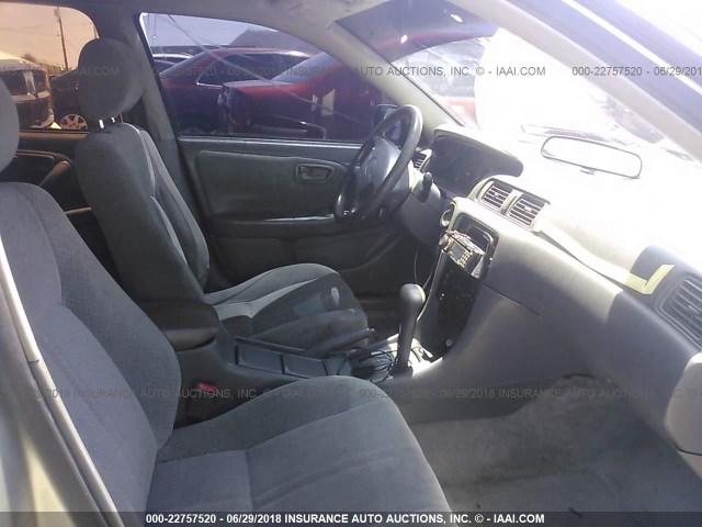 JT2BG22K2Y0457542 - 2000 TOYOTA CAMRY CE/LE/XLE 银色 照片 5