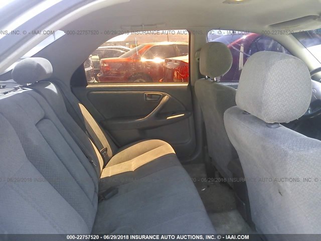 JT2BG22K2Y0457542 - 2000 TOYOTA CAMRY CE/LE/XLE 银色 照片 8
