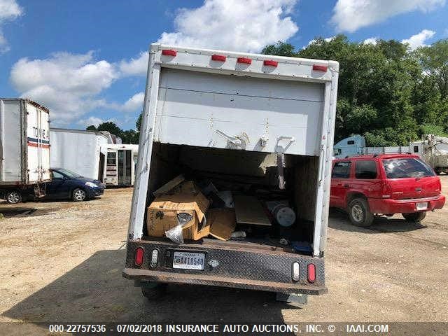 1GBHG31U361226512 - 2006 CHEVROLET EXPRESS G3500  WHITE photo 4