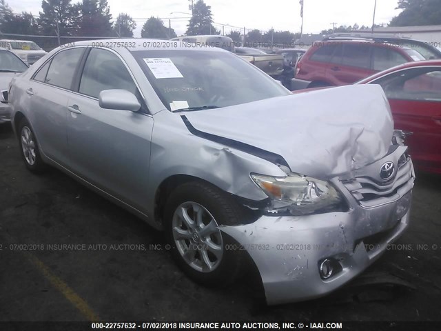 4T1BF3EKXBU157867 - 2011 TOYOTA CAMRY SE/LE/XLE SILVER photo 1