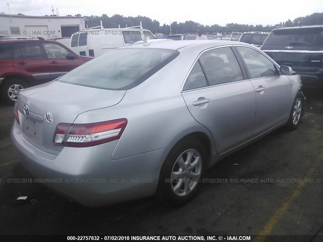 4T1BF3EKXBU157867 - 2011 TOYOTA CAMRY SE/LE/XLE SILVER photo 4