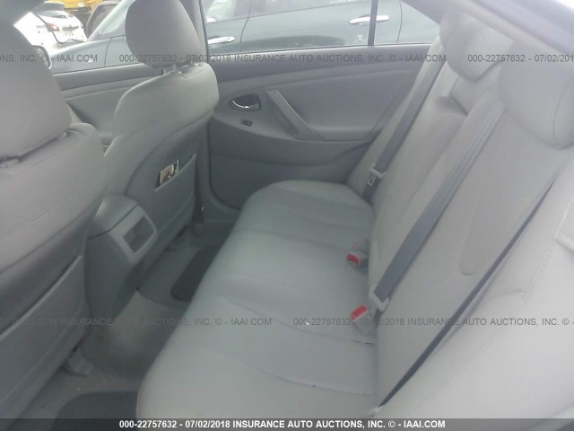 4T1BF3EKXBU157867 - 2011 TOYOTA CAMRY SE/LE/XLE SILVER photo 8